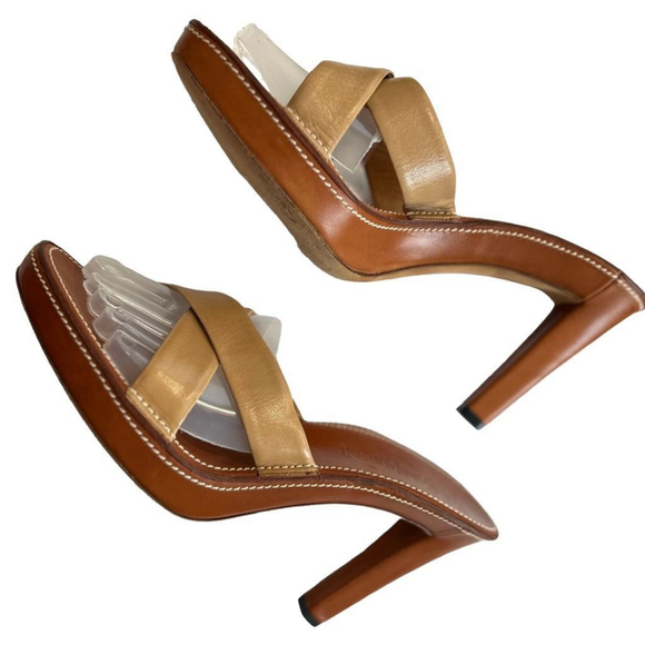 Yves Saint Laurent
Leather Slides
Sz 10 | IT 40 - Picture 5 of 7